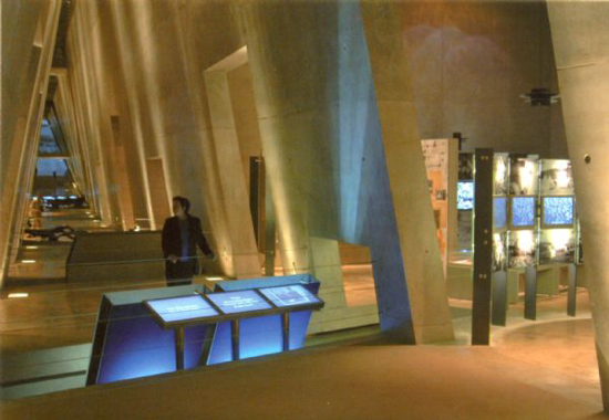 תמונה של Postcard - Interior of the Holocaust History Museum at Yad Vashem II